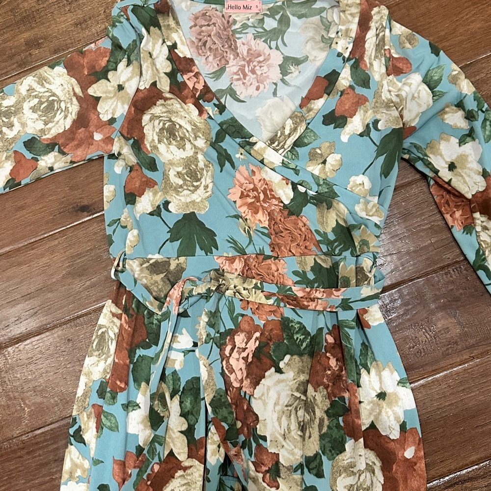 Hello Miz Maternity Floral Maxi Dress Small - Picture 2 of 3